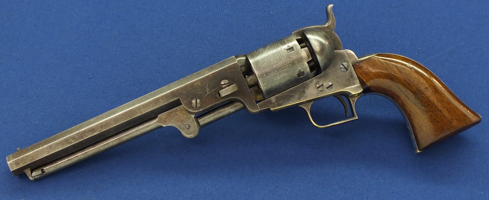 A scarce antique second model Square-back Trigger Guard Colt Model 1851 Navy 6 shot Percussion Revolver. .36 caliber, 7 1/2 inch barrel with New York address. length 35 cm, in very good condition. Price 9.950 euro