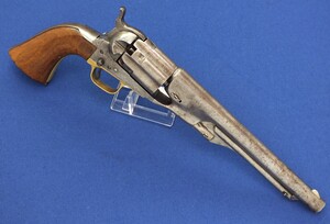 A scarce early 4 Screw Colt Model 1860 Army Percussion Revolver with Fluted Cylinder. .44 caliber, 8 inch barrel, 6 shot, in very good condition. Price 7.950 euro