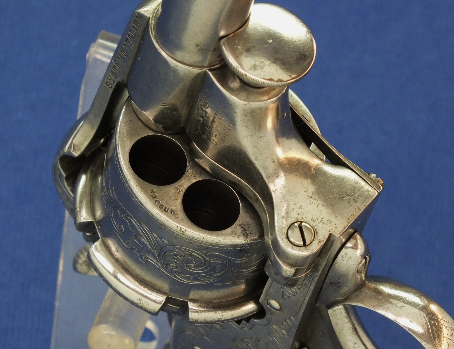 A scarce engraved French Breuer's Patent SYSTEME ITALIEN 6 shot 12mm Pinfire Revolver with swing-out Cylinder. Length 30cm. In very good condition. Price 2.950 euro.