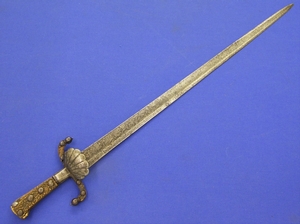 A very early 17th century German Hunting swords by Peter Wupper in Solingen. Length 85cm. In very good condition. Price 3.150,- euro