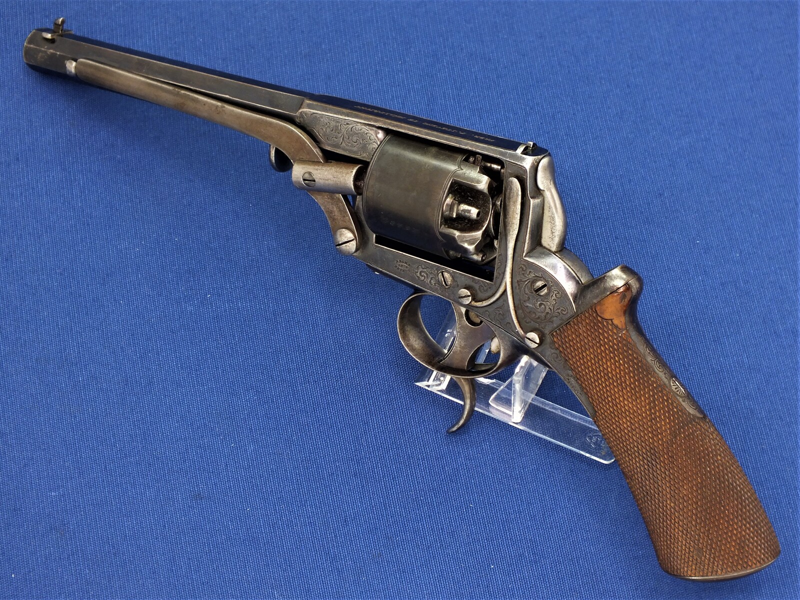 A very nice 19th century antique Dutch Adams Patent Tranter Double Action Percussion Revolver signed FABR. P. STEVENS TE MAASTRICHT and A.FRANCOTTE a LIEGE,  5 shot, caliber 11 mm, length 33,5 cm, in very good condition. Price 2.575 euro