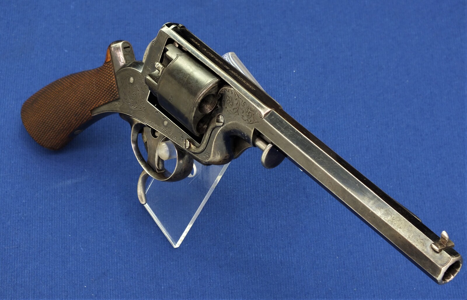 A very nice 19th century antique Dutch Adams Patent Tranter Double Action Percussion Revolver signed FABR. P. STEVENS TE MAASTRICHT and A.FRANCOTTE a LIEGE,  5 shot, caliber 11 mm, length 33,5 cm, in very good condition. Price 2.575 euro