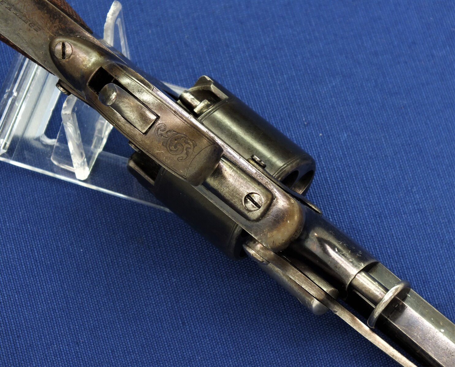 A very nice 19th century antique Dutch Adams Patent Tranter Double Action Percussion Revolver signed FABR. P. STEVENS TE MAASTRICHT and A.FRANCOTTE a LIEGE,  5 shot, caliber 11 mm, length 33,5 cm, in very good condition. Price 2.575 euro