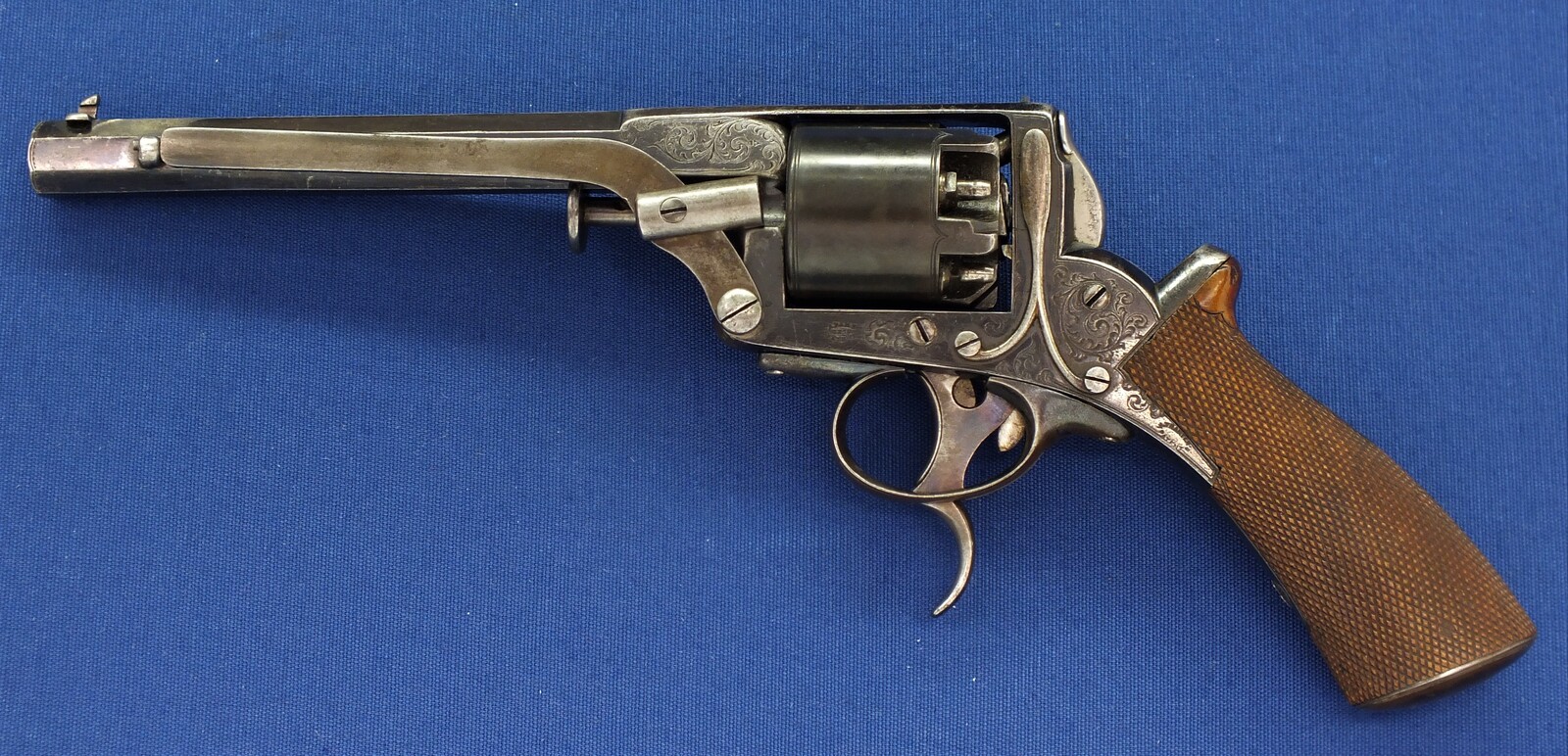 A very nice 19th century antique Dutch Adams Patent Tranter Double Action Percussion Revolver signed FABR. P. STEVENS TE MAASTRICHT and A.FRANCOTTE a LIEGE,  5 shot, caliber 11 mm, length 33,5 cm, in very good condition. Price 2.575 euro