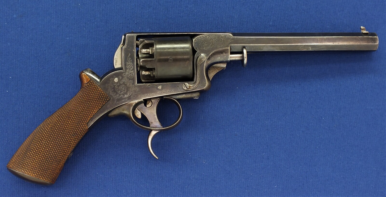 A very nice 19th century antique Dutch Adams Patent Tranter Double Action Percussion Revolver signed FABR. P. STEVENS TE MAASTRICHT and A.FRANCOTTE a LIEGE,  5 shot, caliber 11 mm, length 33,5 cm, in very good condition. Price 2.575 euro