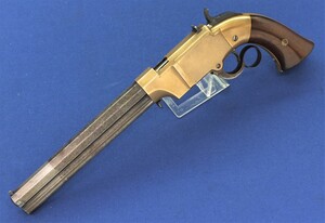 A very nice and scarce antique American Volcanic Lever Action Navy Pistol, made between 1855 and 1857, only 1500 made, .41 caliber, 8 inch barrel, total length 39 cm, in very good condition. Price on request.