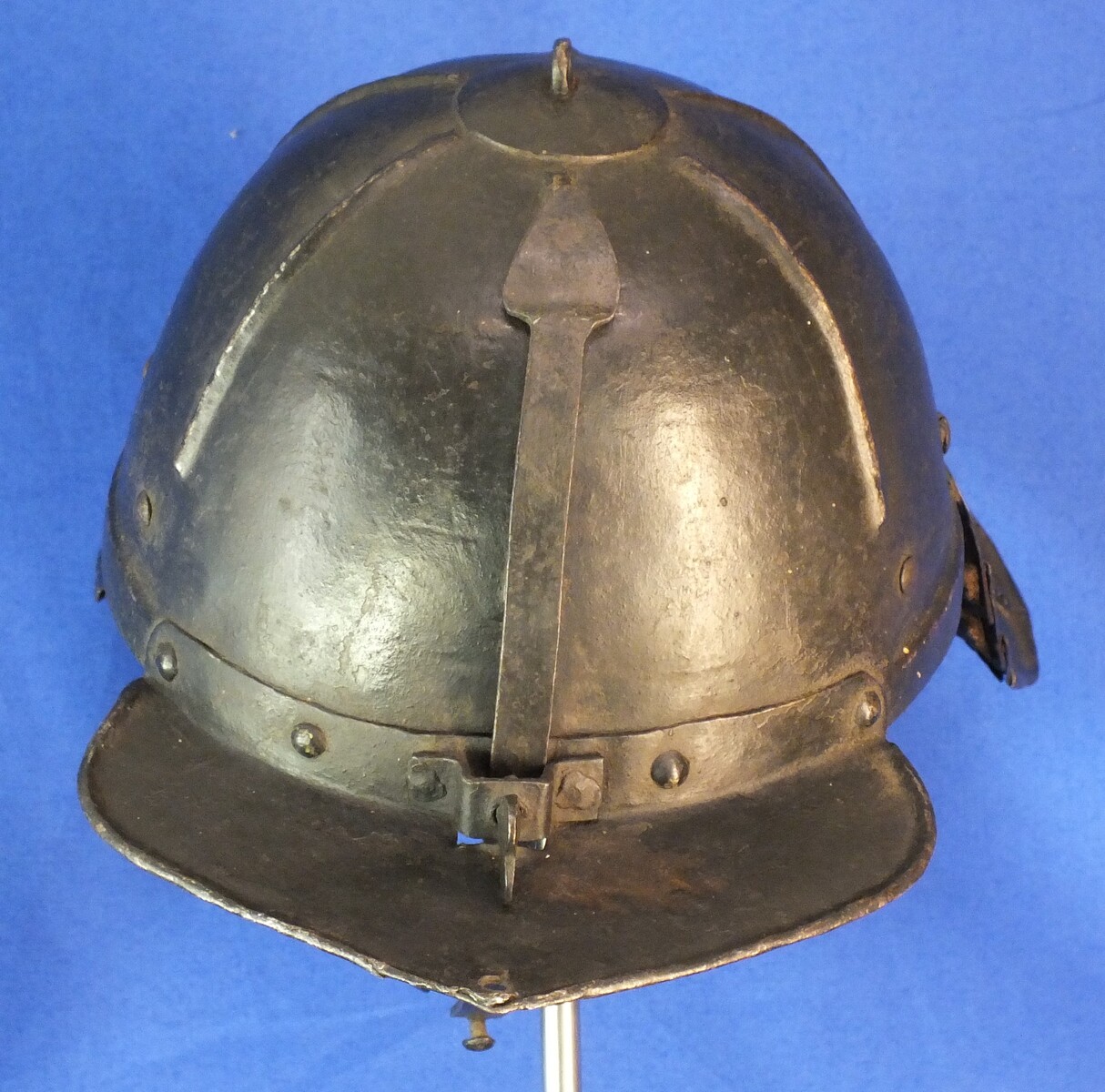 A very nice antique 17th Century Dutch  Lobster-Tail Cavalry Helmet, in very good condition. Price 2.975 euro