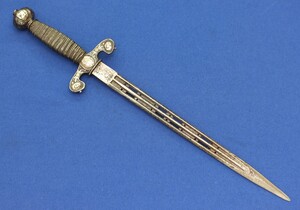 A very nice antique 17th century Silver Mounted European Dagger, length 44 cm, in very good condition. Price 1.750 euro