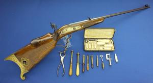 A very nice antique 18/19th Century Bellow Air Rifle for Darts with Cased  Tools and Dart-tubes, caliber 7 mm smooth, length 119 cm, in very good condition. Price 4.450 euro 