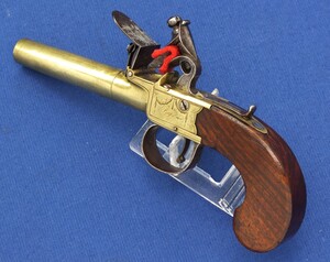 A very nice antique 18th Century English Brass Box-Lock Flintlock Pistol by BASS - LONDON (1761-1794), caliber 11 mm, length 20,5 cm, in very good condition.  Price 850 euro
