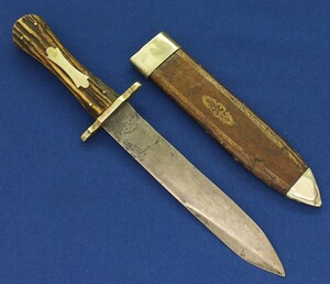 A very nice antique 19th century Civil War Bowie knife by WOODHEAD & HARTLEY SHEFFIELD. 7 inch blade, total length 30cm. In very good condition. 
