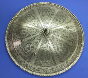 A very nice Antique 19th Century Fine Etched Circulair Iron Shield in the Italian Style of 1570-1600,Provenance The Karsten  Klingbeil Collection 59,3 cm, in very good condition. 