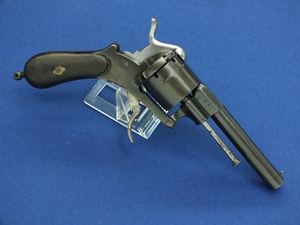 A very nice antique 19th Century French Pinfire Revolver, caliber 10 mm, length 27 cm, in very good condition. 