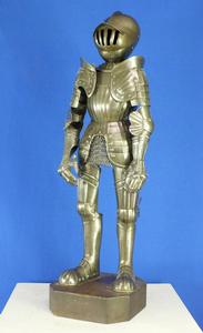 A very nice Antique 19th Century Miniature Armour in the 16th Century Maximilian Style, height 45 cm, in very good condition. Price 1.700 euro