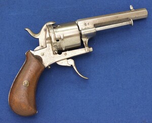 A very nice antique 19th century nickel plated double/single action French Pinfire Revolver, 6 shot, caliber 7 mm, length 19 cm, in very good condition. Price 365 euro