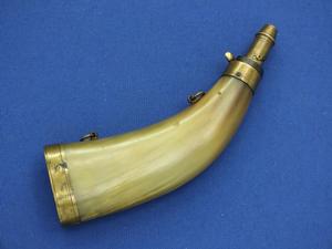 A very nice antique 19th Century Powder Horn with Brass Mounts, height 21 cm, in very good conditions. Price 260 euro