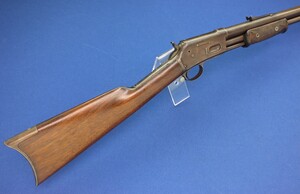 A very nice  antique American Colt Lightning Slide Action Medium Frame Rifle, cal 38-40, 26 inch round barrel, SN 32039,  length 109 cm, in very good condition. Price 2.450 euro
