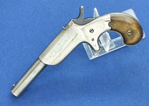 A very nice Antique American E.ALLEN & CO Derringer, .32 RF caliber, length 17 cm, no 1014. in very good condition.