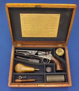 A very nice antique Cased Colt Model 1862 Police Percussion Revolver,  5 shot, .36 caliber, 4 1/2 inch barrel, in very good condition. Price 4.950 euro