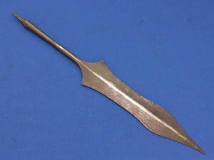 A very nice antique Eastern/African Spear Point, length 58 cm, in good condition. Price 60 euro