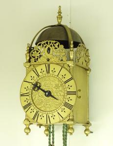 A very nice antique English Lantern Clock with verge escapement by Joseph Windmills London, circa 1700, , height 39 cm, in very good condition.  Price 6.500 euro