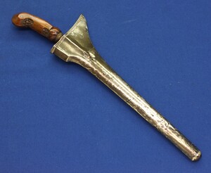 A very nice antique Indonesian Keris with Silver Scabbard, length 38 cm, in very good condition. Price 250 euro