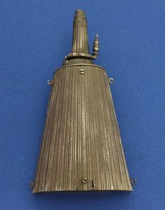 A very nice antique Italian (Brescian) Iron Powder Flask, circa 1600, height 22,5 cm, in very good condition. Price 1.650 euro