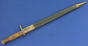 A very nice Antique Spanish Bayonet Model 1913, Artilleria Fabrica de Toledo, length 56 cm, in very good condition. Price 125 euro