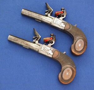A very nice pair antique 18th century French Flintlock Box-Lock Pistols, caliber 11,5 mm, length 17,5 cm, in very good condition. 