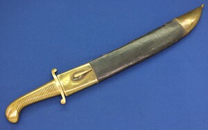  A very well made reproduction of the Russian Model 1827 Sawback Falchion Pioneer's Sword. Length 69 cm. In very good condition. 