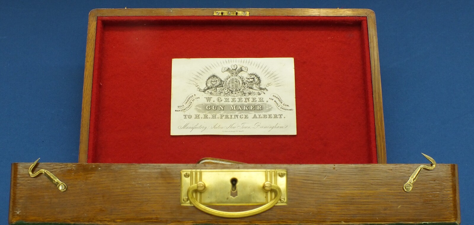 A Vintage/antique Oak case refitted and relined red interior made to fit Colt Single Action Army Percussion Revolver. 41x26x9cm. In very good condition. Price 350 euro.