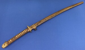 A WW2 Japanese 1934/38 Pattern Army officers Shin-Gunto Katana Sword. Length 101 cm. In good condition. 