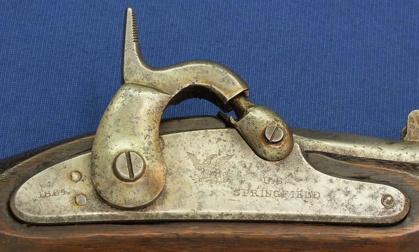 American Civil War US Model 1861-64 Springfield Percussion Rifle-Musket dated 1864. with bayonet. 58 Caliber, 40 inch barrel. Length 143cm. In good condition.
