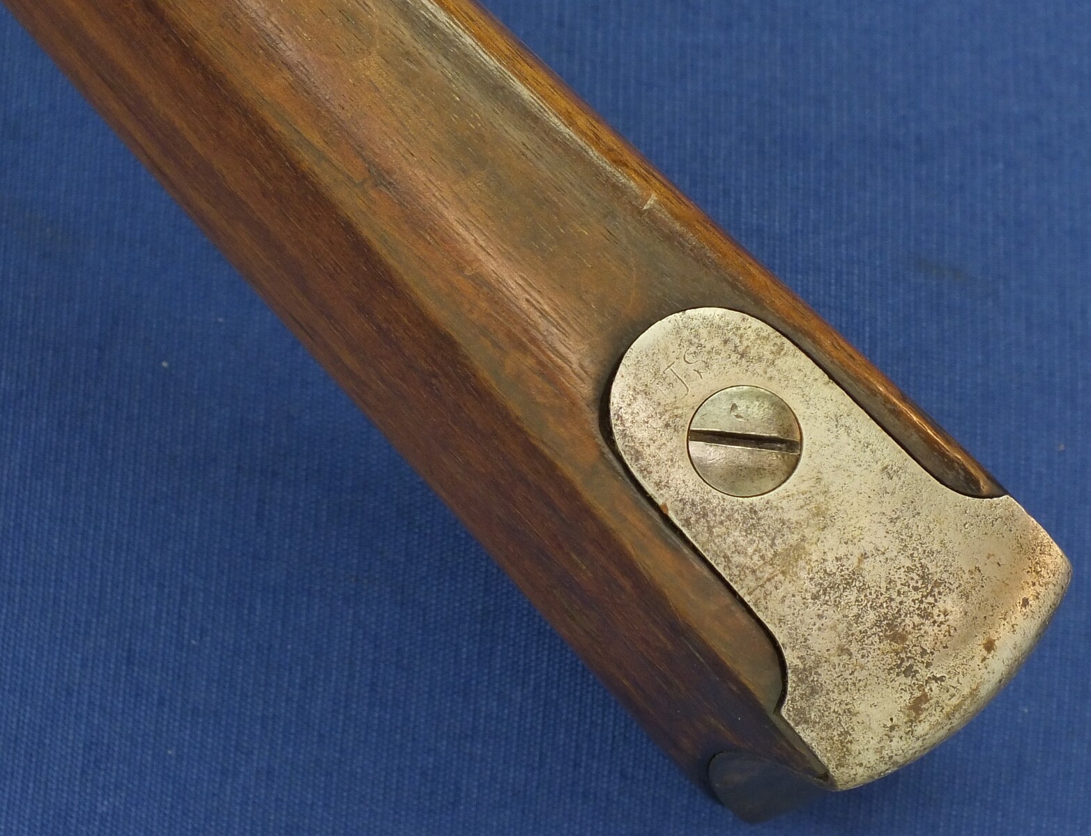 American Civil War US Model 1861-64 Springfield Percussion Rifle-Musket dated 1864. with bayonet. 58 Caliber, 40 inch barrel. Length 143cm. In good condition.