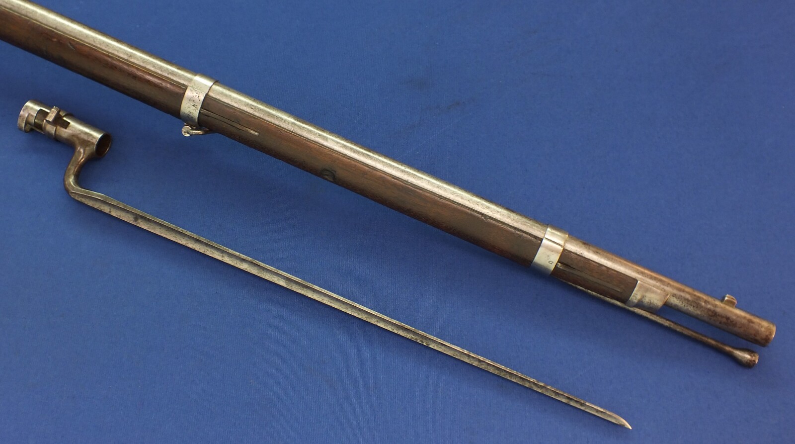 American Civil War US Model 1861 Percussion Rifle-Musket by WILLIAM MUIR & Co WINDSOR LOCKS. CT. Dated 1863. with bayonet. 58 Caliber, 40 inch barrel. Length 142cm. In good/very good condition.