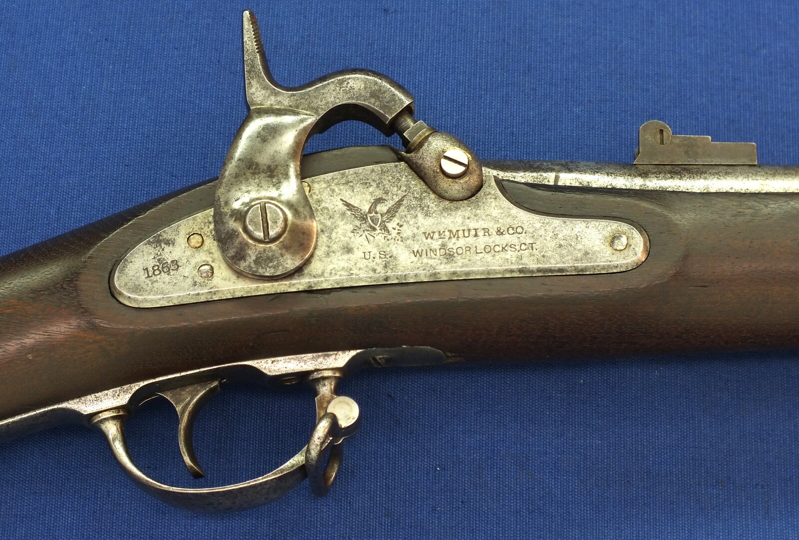 American Civil War US Model 1861 Percussion Rifle-Musket by WILLIAM MUIR & Co WINDSOR LOCKS. CT. Dated 1863. with bayonet. 58 Caliber, 40 inch barrel. Length 142cm. In good/very good condition.