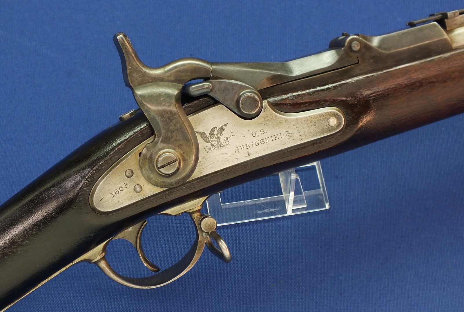 American US Springfield Model 1868 Trapdoor Rifle. Caliber 50 Centerfire, 32,5 inch barrel. Length 132cm. In very good condition.