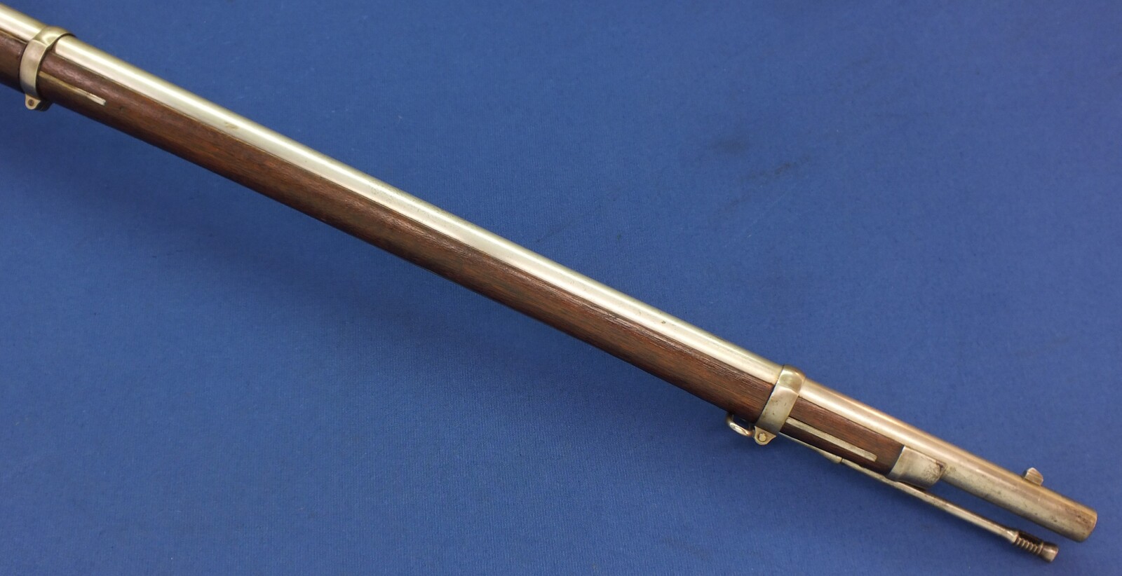 American US Springfield Model 1868 Trapdoor Rifle. Caliber 50 Centerfire, 32,5 inch barrel. Length 132cm. In very good condition.
