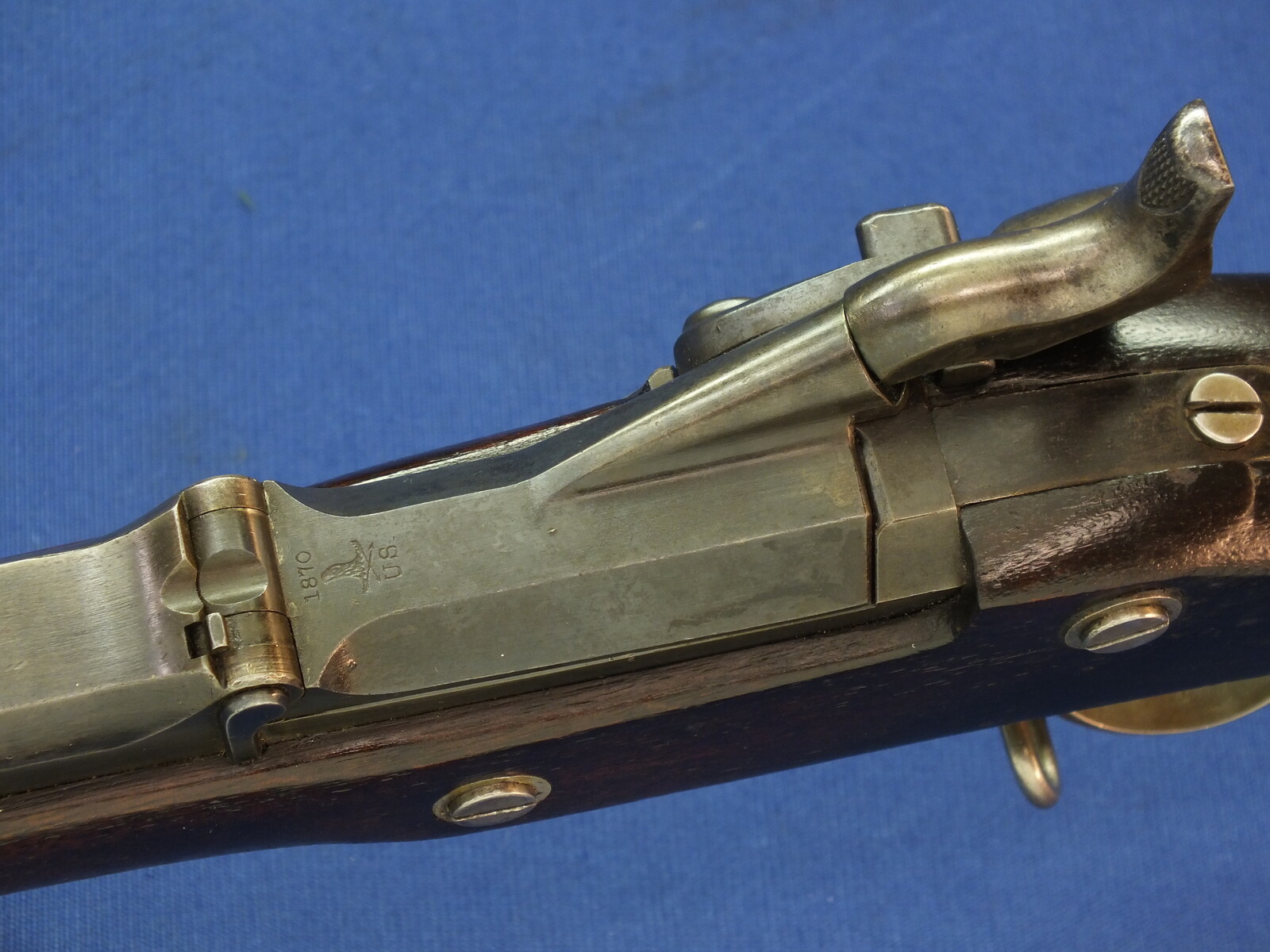American US Springfield Model 1868 Trapdoor Rifle. Caliber 50 Centerfire, 32,5 inch barrel. Length 132cm. In very good condition.