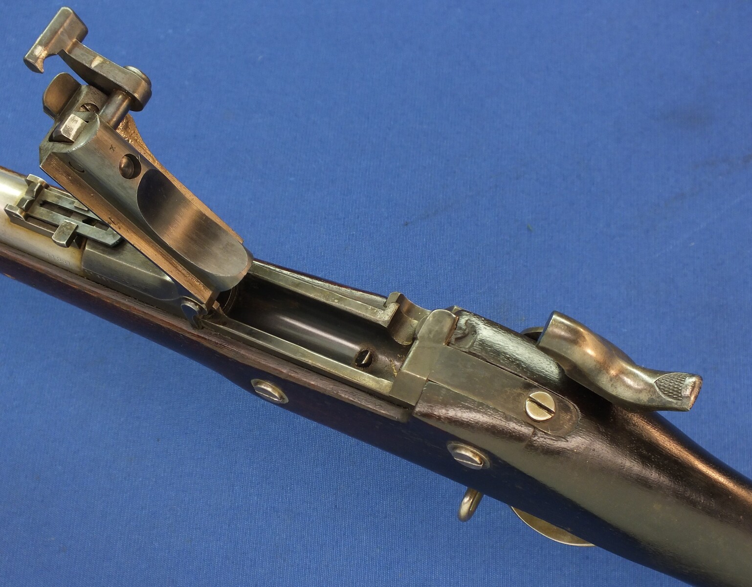 American US Springfield Model 1868 Trapdoor Rifle. Caliber 50 Centerfire, 32,5 inch barrel. Length 132cm. In very good condition.