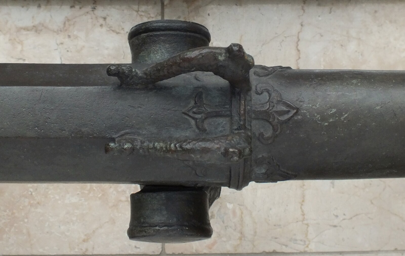 An Antique 18th Century Bronze Indonesian Lantaka Cannon, caliber 35 mm, length 130 cm, in very good condition. Price 2.450,- euro