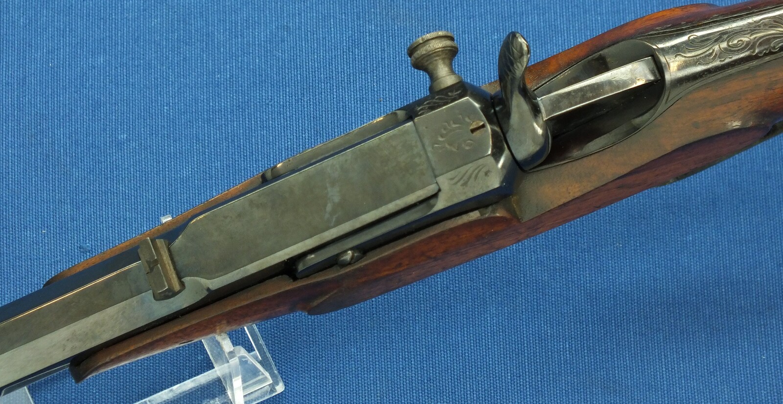 An antique 19th century French Flobert Target Pistol, caliber 6 mm/22 short, length 43 cm, in very good condition. Price 595 euro.