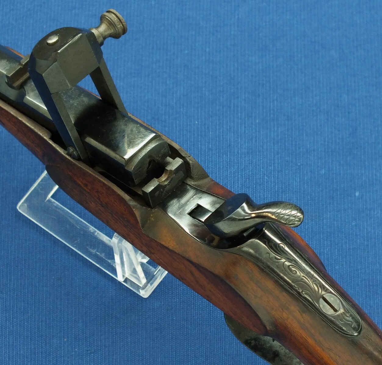 An antique 19th century French Flobert Target Pistol, caliber 6 mm/22 short, length 43 cm, in very good condition. Price 595 euro.