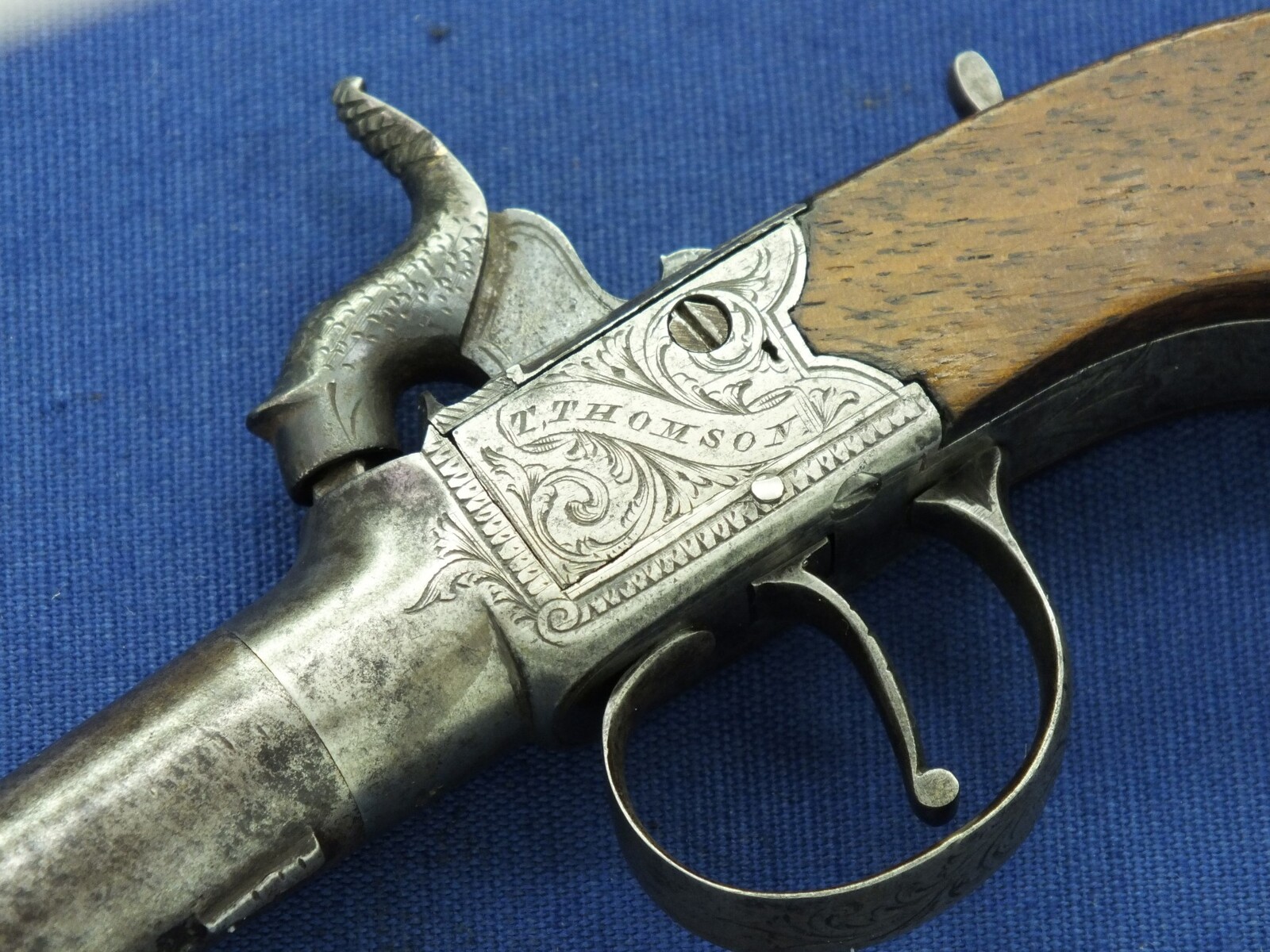 An antique 19th Century Scottish Percussion Pistol by T.THOMSON (Edinburgh), caliber 11mm, length 20 cm, in very good condition. Price 595 euro
