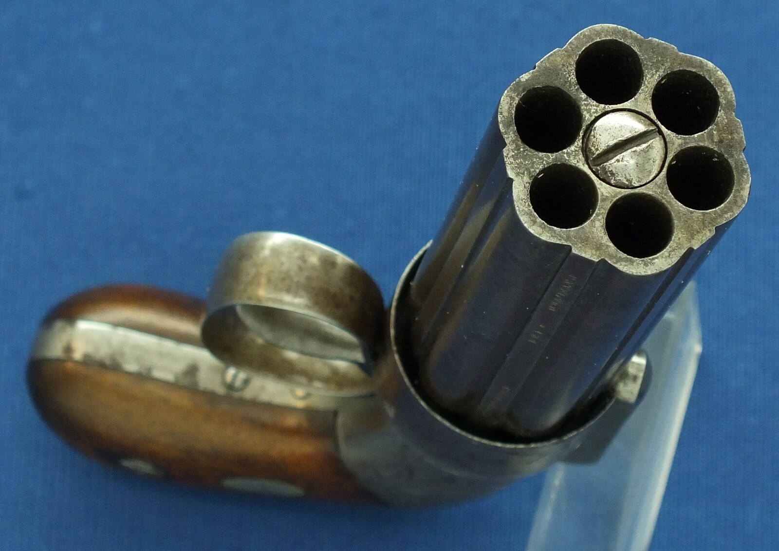 An antique American Allen & Thurber 6 shot Percussion Pepperbox. 31 Caliber, 4 inch barrel. Length 19cm. In very good condition.