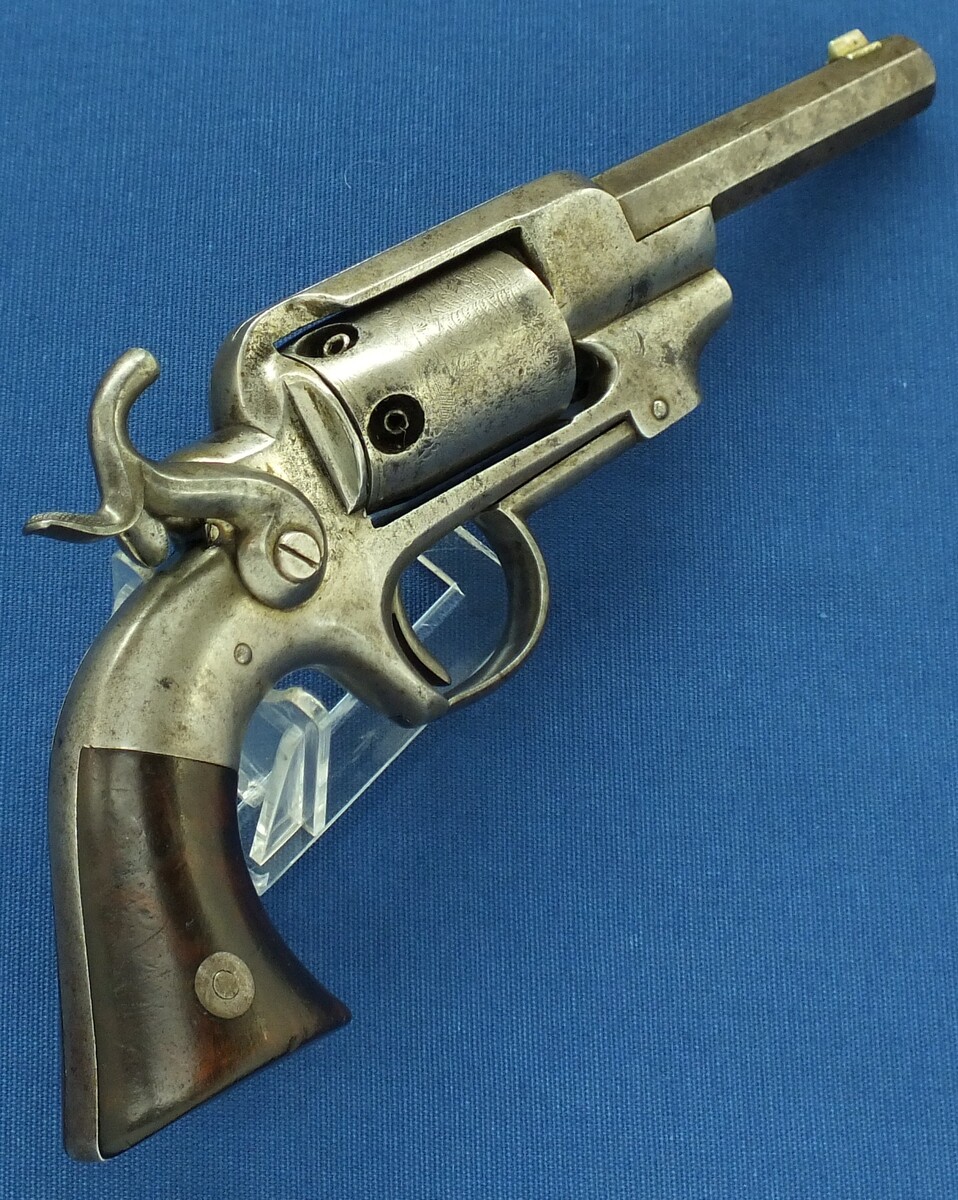 An antique American Allen&Wheelock Side-hammer first type Belt Model 5 shot percussion Revolver. 32 Caliber, 4 inch barrel. Length 25cm. In very good condition. Price 1.350 euro.