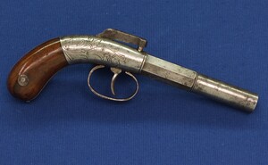An antique American Bacon & Co double action Bar Hammer percussion Pistol. 36 Caliber, 4 inch barrel. Lenght 21cm. In very good condition. Price 850 euro.
