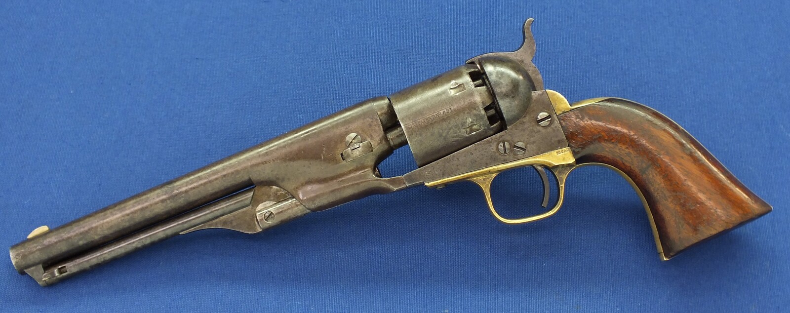 An antique American Civil War Colt Model 1861 6 shot Navy percussion Revolver. 36 Caliber, 7,5 inch barrel with New York address. Length 35,5cm. In very good condition. Price 3.600 euro