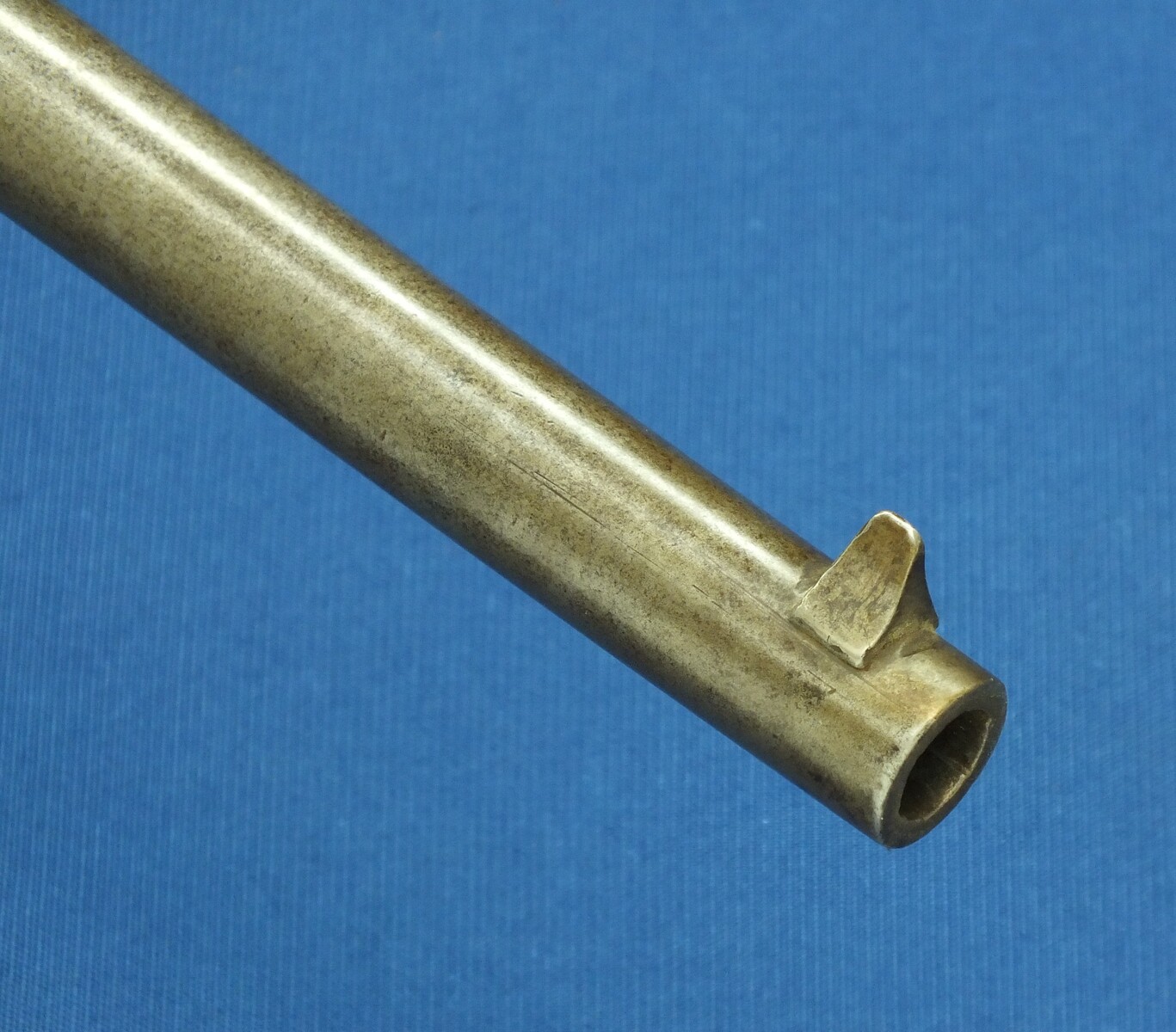 An antique American Civil War Gallager Percussion Carbine by Richardson & Overman Philadelphia. 50 Caliber, 22,1/4 inch Barrel. Length 100cm. In very good condition. Price 2.700 euro.