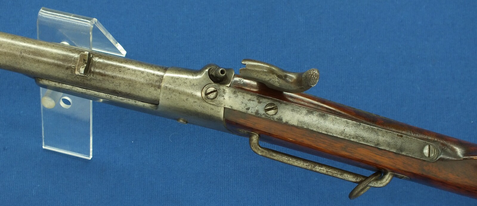 An antique American Civil War Gallager Percussion Carbine by Richardson & Overman Philadelphia. 50 Caliber, 22,1/4 inch Barrel. Length 100cm. In very good condition. Price 2.700 euro.